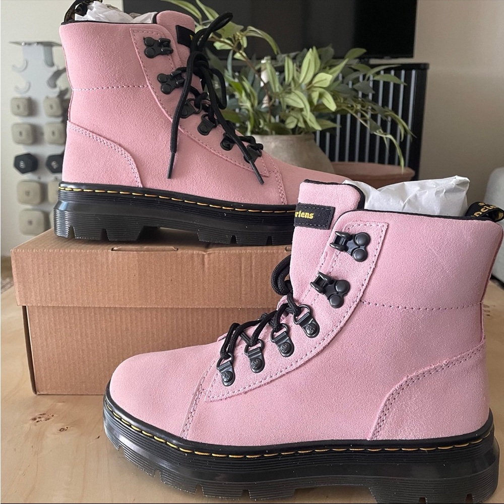 Dr. Martens Combs W Chalk Pink Boots Size 6
